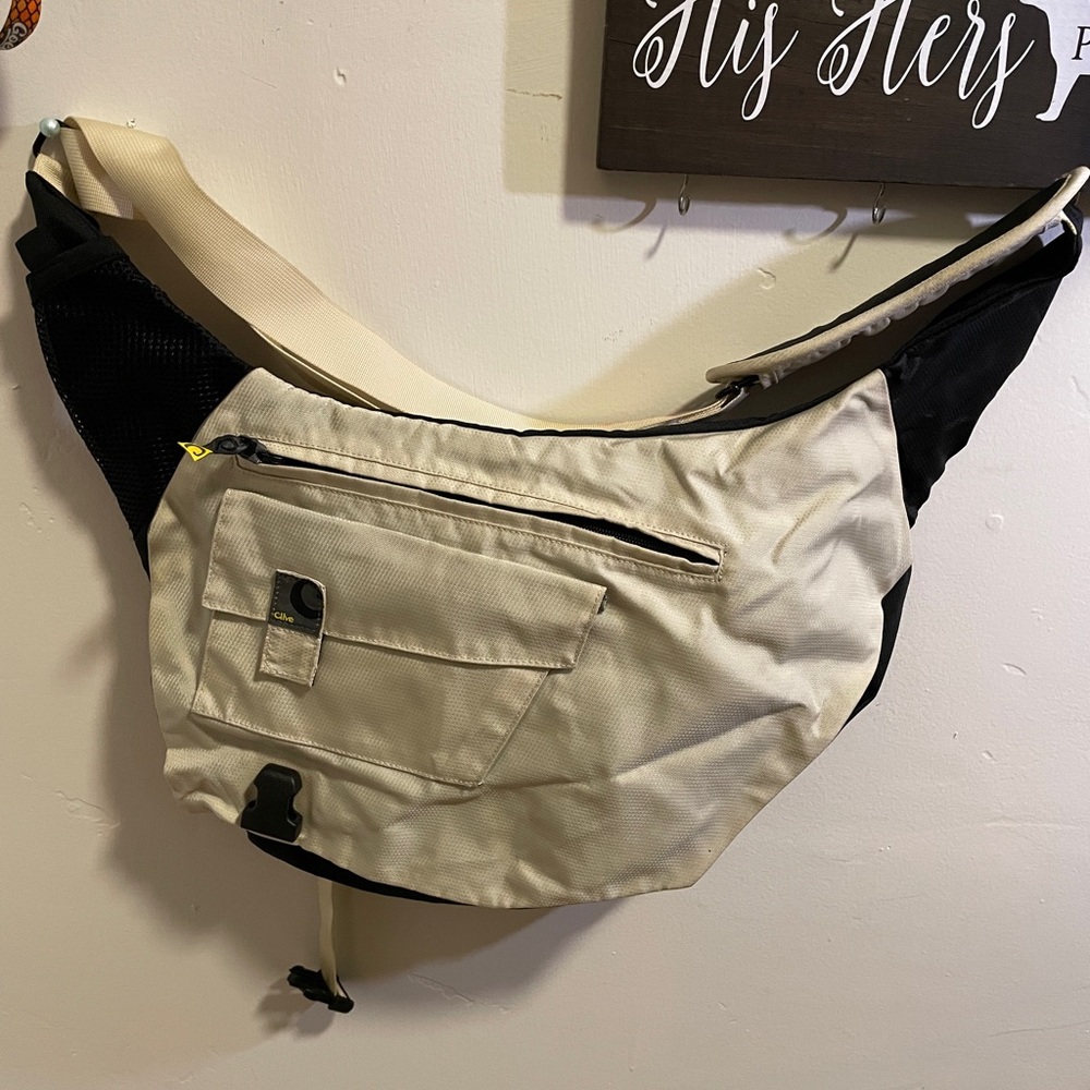 Clive Messenger Bag white excellent condition!